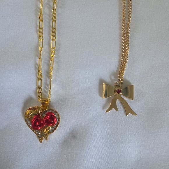 Two Gold Tone Necklaces - Picture 1 of 5